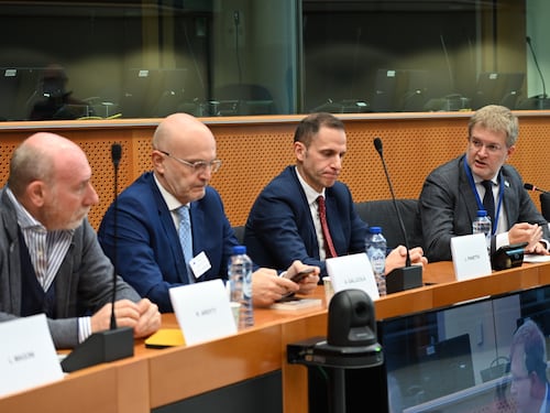 Parlamento europeo, presentato "Piumini e catene" di Arditti e Gallicola