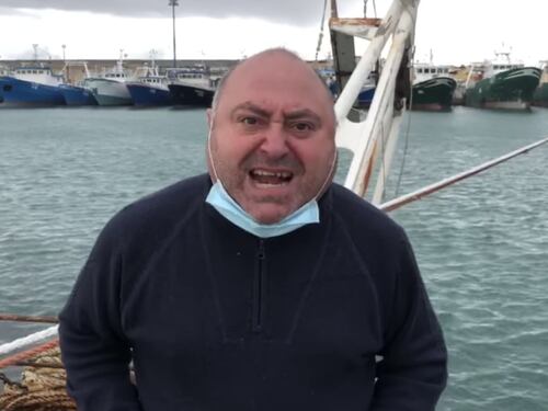 "Liberateli", rabbia e commozione nell'appello per i pescatori di Mazara