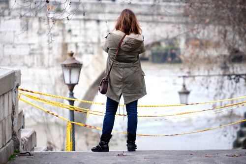 Allagamenti in tutta Roma, chiuse le banchine sul Tevere
