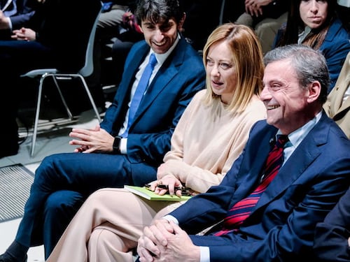 Meloni al congresso di Azione: sì al confronto. E smonta i teoremi Pd-M5s
