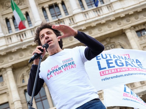 Bocciato il referendum sull’eutanasia: non preservata la tutela minima della vita umana