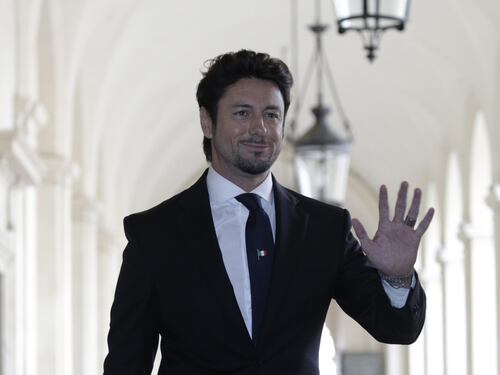 Meloni va in vacanza con Giambruno: “Siamo amici e ci vogliamo bene”
