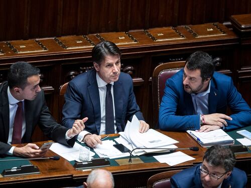 Conte ottiene la fiducia anche alla Camera: "La Carta sarà il nostro faro". E sul conflitto di interessi scatta la bagarre