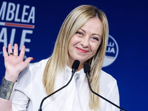 Assemblea FdI, Meloni smaschera la sinistra: "Fango gratuito". E punge Formigli
