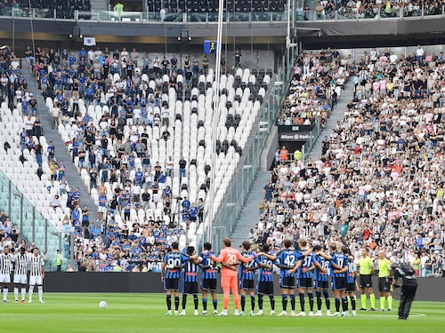 Juve, i tifosi non rispettano il silenzio nel ricordo di Mazzola. A quanto ammonta l’ammenda