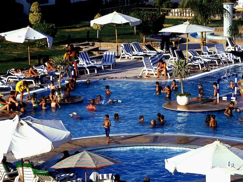 Bimbo morto a Sharm el Sheikh: cosa ha mangiato, i dubbi sull'intossicazione
