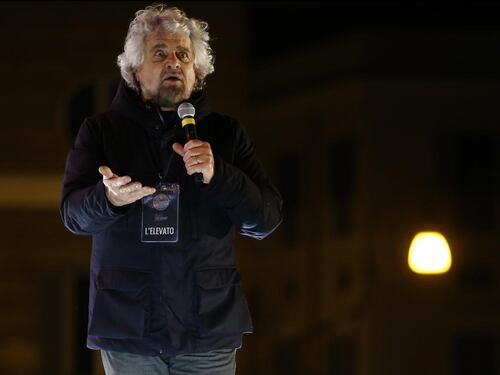 Grillo, vero flop su Rai 2. Pd scatenato: "Freccero si dimetta"