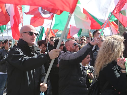 Cacciati i rom esulta l'estrema destra