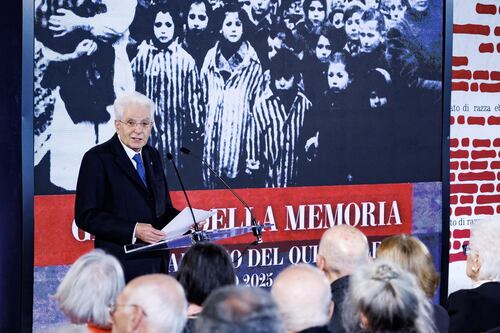 Mattarella: "Mai più Auschwitz. Insulti ignobili a Segre, serve un argine"