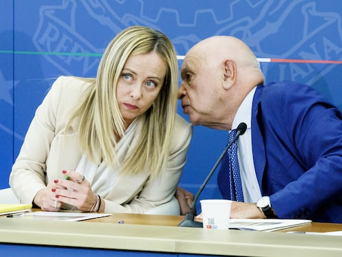 Tra politici e giudici il primo round va alla magistratura. Autunno caldo per Meloni