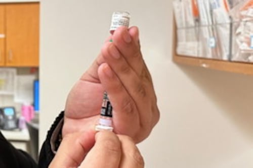 Bambina morta per difterite, inchiesta sui genitori. Positivo anche il cuginetto
