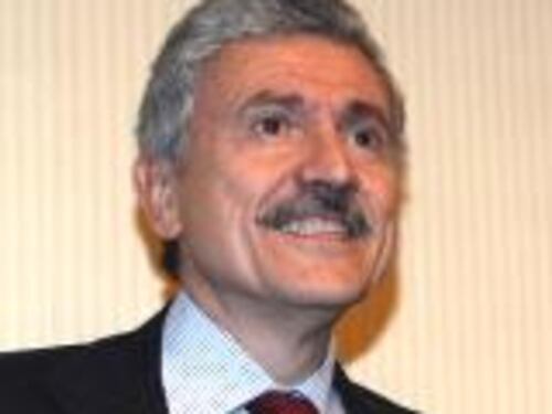 Arriva la scossa: ma colpisce D'Alema