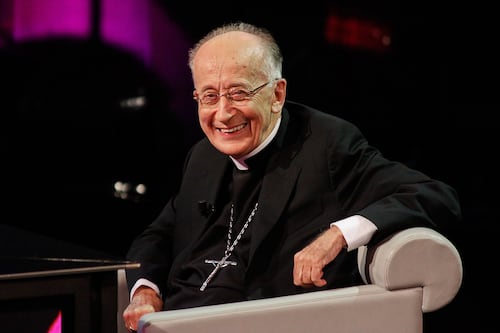 Ruini e le tentazioni dalle amiche: “Molto attratto ma…”. Cosa svela su Berlusconi