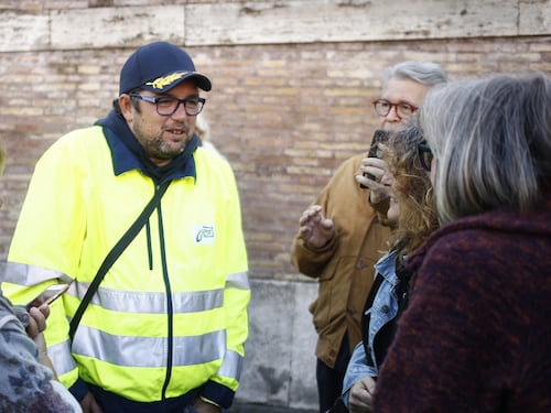 Stop ai cortei no green pass: la democrazia è finita, ora tolgono anche il diritto di dissentire