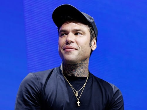 Fedez, il video misterioso nelle strade di Milano. Cosa fa il rapper