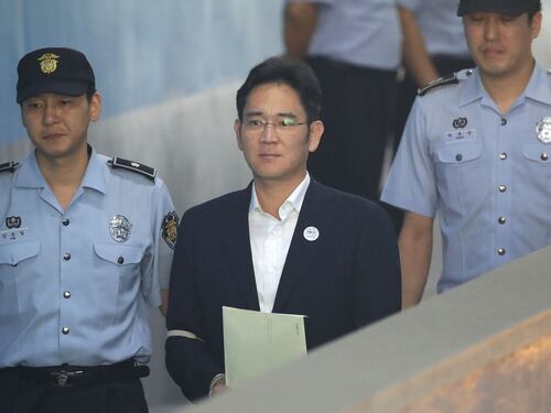 Tangenti alla "sciamana" della presidente: l'erede Samsung condannato a 5 anni