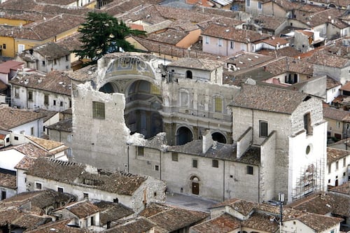 L'Aquila, 17 anni dal terremoto: giornata di dramma e dolore. Il cordoglio delle istituzioni
