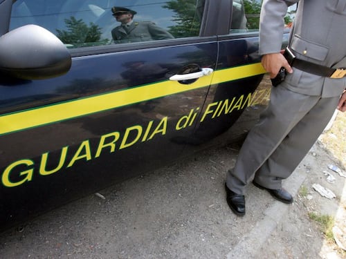 Nella Asl di Bari bar fantasma, il gestore con la pensione di cittadinanza