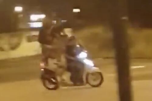 In sei sopra a uno scooter a Scampia: la verità sul video folle che gira su TikTok