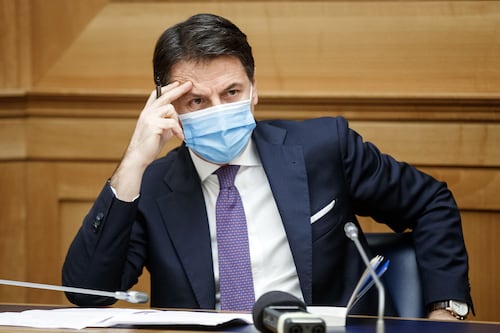 Povero Giuseppe Conte: guai in politica e in famiglia Fidanzata in cig, e l'Hotel Plaza del suocero è ko