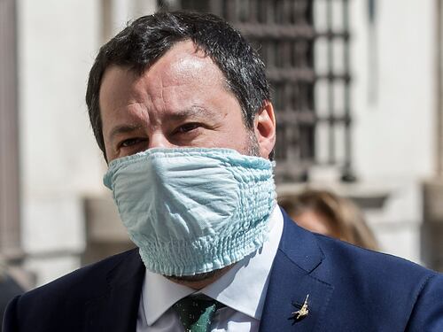 Coronavirus, Salvini rilancia la terapia di Mantova: "Il brevetto sulla cura al plasma è nostro"