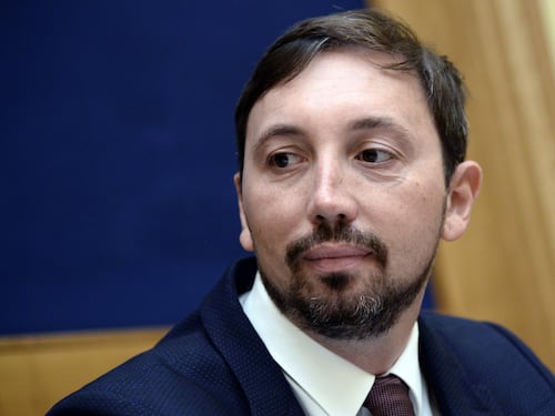 Il Coronavirus non ferma le epurazioni: i Cinque stelle cacciano il ribelle Trano
