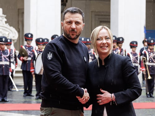 Zelensky incontra Giorgia Meloni a Palazzo Chigi: "Aiuti militari fino a una pace giusta"