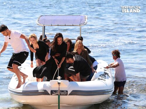 "Temptation Island 2017", le coppie scoppianoÈ crisi nera tra Francesco e Selvaggia