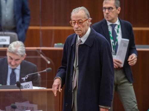 Migranti, Feltri smaschera l'ipocrisia della sinistra: "Il falso mito"