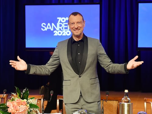 A Sanremo Amadeus svela il caso talpa. Chi ha spifferato i nomi