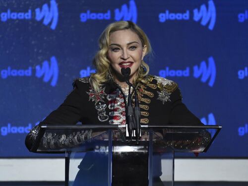 Madonna: il vaccino per il covid c'è ma lo nascondono. E Instagram oscura il video