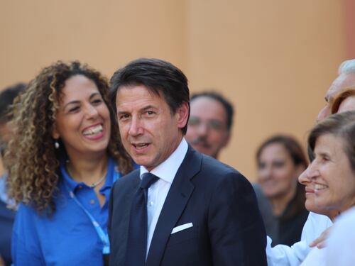 Conte frena sugli attacchi al Mef: "Ho fiducia in Tria e in tutti i ministri"