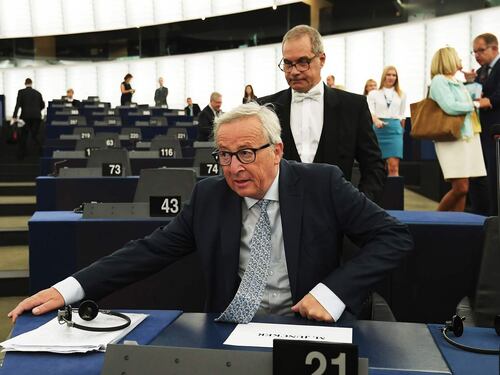 Juncker torna all'attacco: Italia non rispetta gli impegni. Ira Lega-M5s: basta insulti