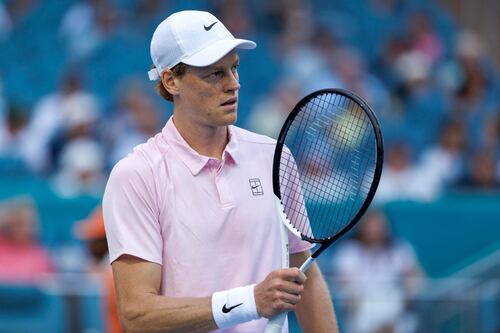 Miami Open, Sinner travolge Tiafoe e vola in semifinale: incontrerà Zverev o Cerundolo