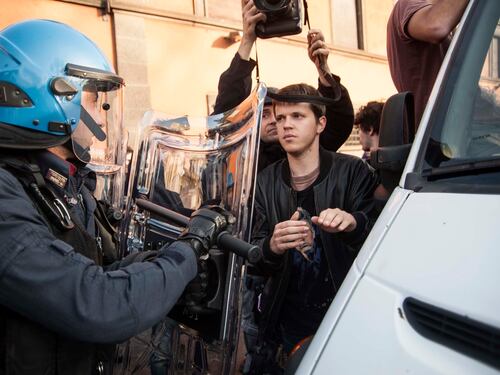 Black flop a Roma, la polizia beffa i violenti