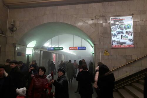 Esplosioni nella metro a San Pietroburgo, la fuga dall'inferno