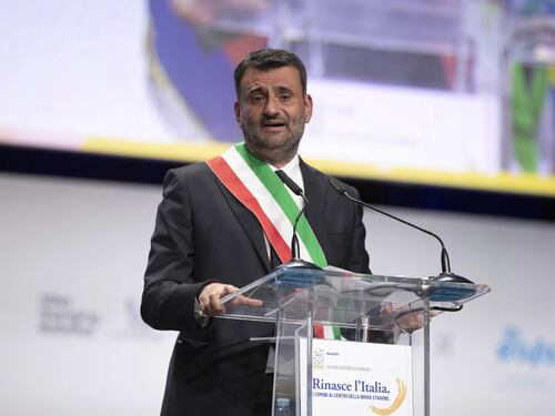 Manovra, allarme dell'Anci al governo: "Serve un miliardo in più"