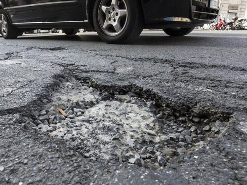 Le buche finiscono in Procura: tremano i Municipi