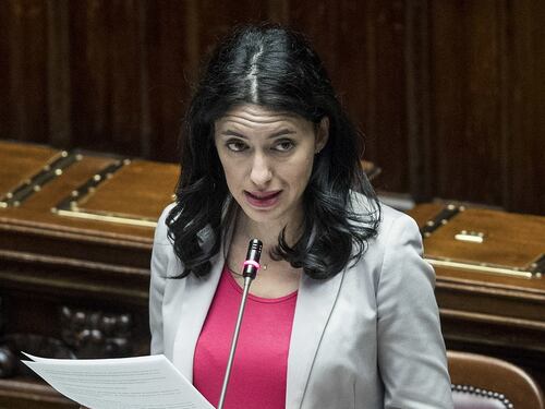 Che errore imbarazzante. Perché Lucia Azzolina deve tornare a scuola