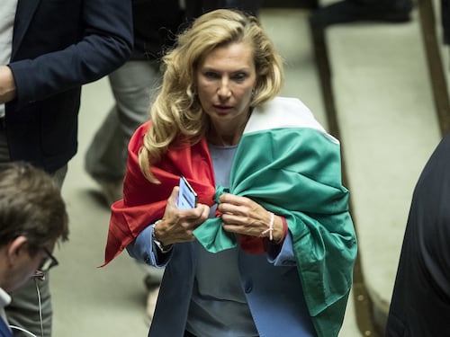 Ecco le scuole clandestine per le famiglie no vax. Biancofiore denuncia lo scandalo