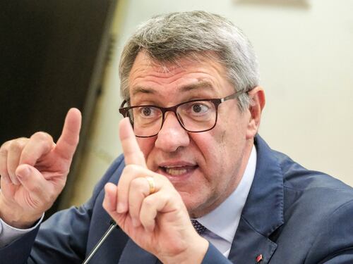 Landini sbraita ancora contro il governo e riusa l’arma dello sciopero generale