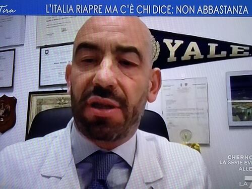 Se la prendono coi ristoranti ma i contagi vengono dai trasporti, Bassetti disintegra il coprifuoco