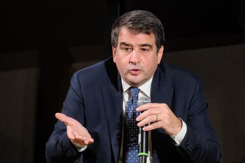 Scuola, il ministro Fitto: "Nessun taglio ai fondi per gli asili"