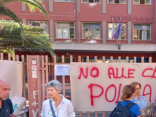Istituto Poggiali-Spizzichino a Roma, genitori in rivolta: "No alle classi pollaio"
