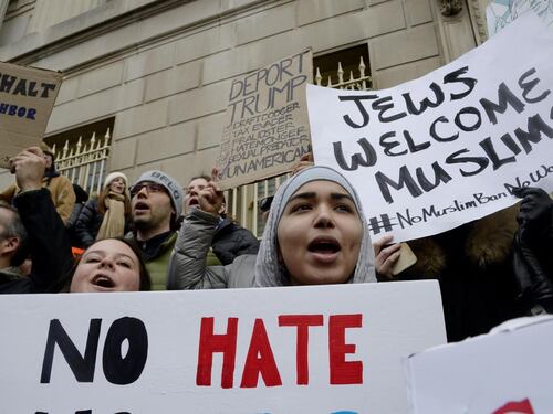 Protesta anti-Trump davanti alla Casa Bianca