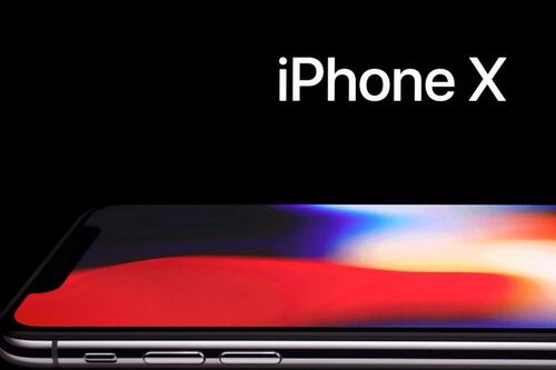 Scatta l'ora dell'iPhone X, il Melafonino del decennale