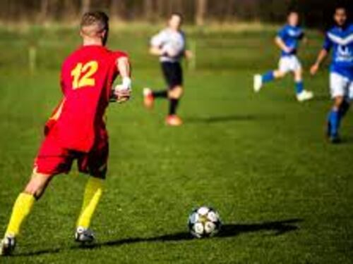 Lo sport di base contro il governo: "Pensa al calcio. E noi?"