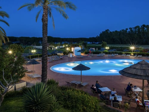 Sardegna, bambino romano muore in piscina davanti ai genitori. Aperta un'inchiesta