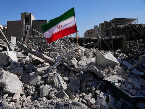 Iran, arriva la minaccia all’Europa: “Atto di guerra”. Si rischia una nuova escalation