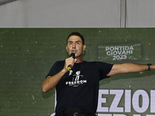 Lega, “mai dire mai”. Vannacci apre le porte ad un suo partito e…